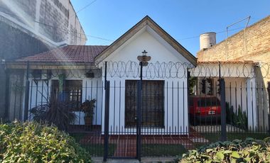 Casa colonial de 3 Amb, con Jardín y Garaje.