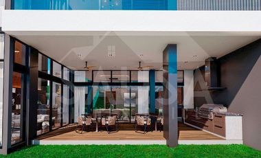 CASA EN VENTA EN ESQUINA CON ALBERCA EN  LA HERRADURA CLUB DE GOLF CARRETERA NACIONAL MONTERREY