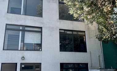 Venta o Renta de Edificio  Comercial en La Alteña II Av. Adolfo Lopez Mateos.