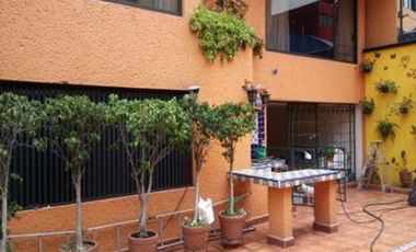 CASA SOLA EN PASEOS DE TAXQUEÑA, COYOACAN