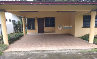 En venta residencia en Algarrobos