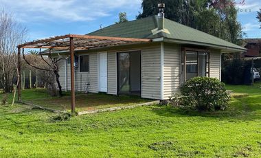 Acogedora casa en terreno 800 m2 en arriendo enTalagante
