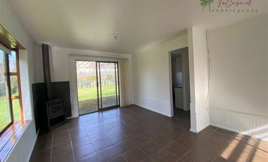 Acogedora casa en terreno 800 m2 en arriendo enTalagante