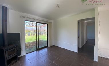 Acogedora casa en terreno 800 m2 en arriendo enTalagante
