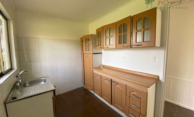 Acogedora casa en terreno 800 m2 en arriendo enTalagante