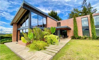 Espectacular casa finca en venta Vía Rionegro la Ceja FDzO