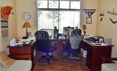 Oportunidad Única! Se Vende Casa Con Vistas Impresionantes en Sora