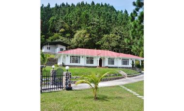 Oportunidad Única! Se Vende Casa Con Vistas Impresionantes en Sora