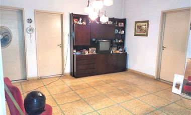 Venta casa 3 amb con escritorio y jardín- José León Suarez