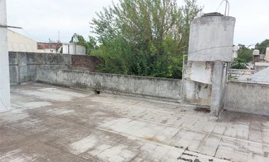 Venta casa 3 amb con escritorio y jardín- José León Suarez