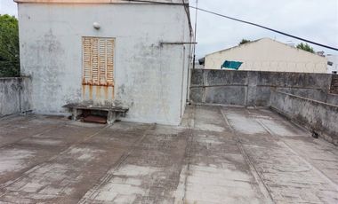 Venta casa 3 amb con escritorio y jardín- José León Suarez