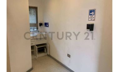 Arriendo Local de 67 m2 en Avda La Dehesa