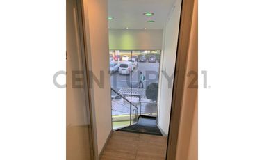 Arriendo Local de 67 m2 en Avda La Dehesa