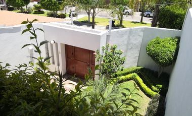 Excelente y amplia casa en Renta en Lomas 3ra. Secc.
