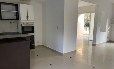Venta de casa en Echeverria del lago