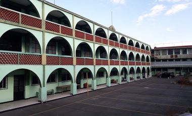 Espaciosa Propiedad del Benemérito Colegio Santa Inés con Infraestructura Comple