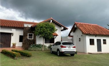 FINCA EN VENTA CON PISCINA, 10 HECTAREAS EN SORA CERCA ALTOS DEL MARIA