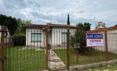 Chalet de 3 AMBIENTES ubicada a 800 metros de la Avenida Tomás Espora.