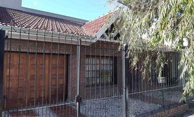 Chalet en venta en Villa Udaondo