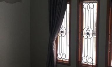 Rumah Baru Semi Furnish Strategis Dekat Tol Pasteur Di Cimahi Utara