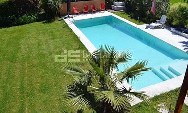 Daniela Esteche Realty & Home La Peregrina Casa Neoclasica