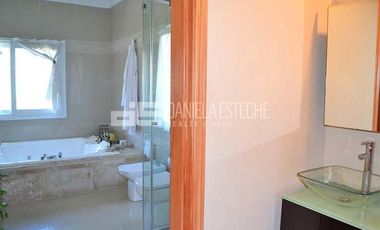 Daniela Esteche Realty & Home La Peregrina Casa Neoclasica