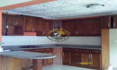 Casa de venta en Av. 10 de Agosto – código:10637