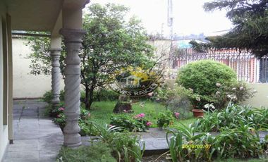 Casa de venta en Av. 10 de Agosto – código:10637