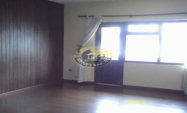 Casa de venta en Av. 10 de Agosto – código:10637