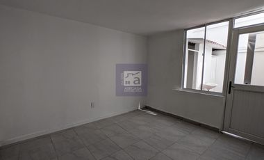 COD. 11044 - SE ARRIENDA CASA - BARRIO: EL PRADO