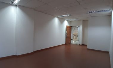 oficina en arriendo/venta en chico. Cod A3057