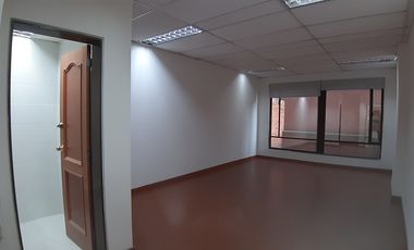 oficina en arriendo/venta en chico. Cod A3057