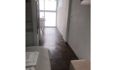 Departamento de dos ambientes a la calle  todo a nuevo