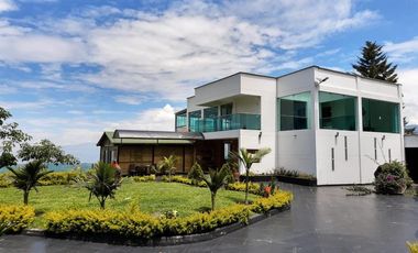 SENSACIONAL CASA CAMPESTRE EN NORTEAMERICA