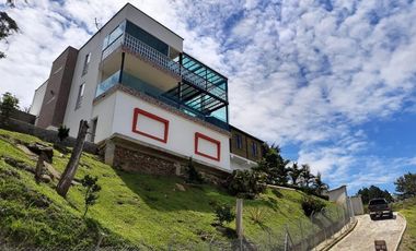 SENSACIONAL CASA CAMPESTRE EN NORTEAMERICA