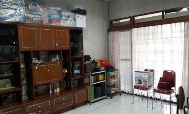 Rumah Bintang Diponggo, Strategis