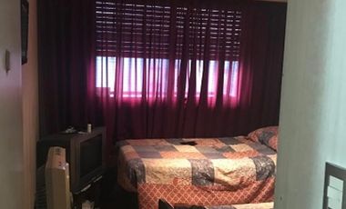 Congreso Venta excelente unidad de 3 ambientes con dependencia.