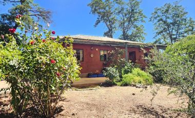 Se Vende Casa con Gran Terreno en Limache
