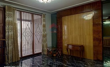 Rumah mewah dan besar siap huni Sukahaji Sarijadi Bandung.