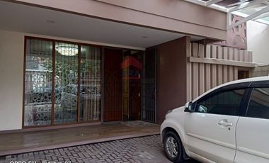 Rumah mewah dan besar siap huni Sukahaji Sarijadi Bandung.