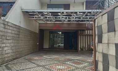 Rumah mewah dan besar siap huni Sukahaji Sarijadi Bandung.