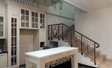 Rumah mewah dan besar siap huni Sukahaji Sarijadi Bandung.