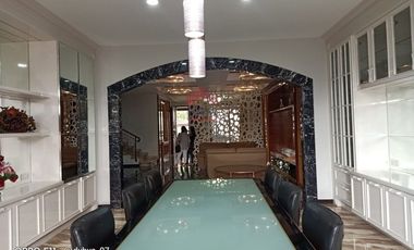 Rumah mewah dan besar siap huni Sukahaji Sarijadi Bandung.