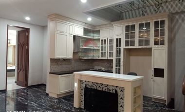 Rumah mewah dan besar siap huni Sukahaji Sarijadi Bandung.