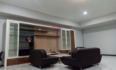 Rumah mewah dan besar siap huni Sukahaji Sarijadi Bandung.