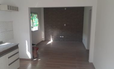 Casa en venta en Ezpeleta Este