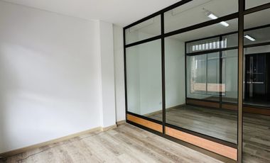 oficina en arriendo/venta en el chico. Cod A300