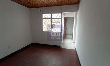 COD. 11061 - SE ARRIENDA CASA - BARRIO: EL PORTAL