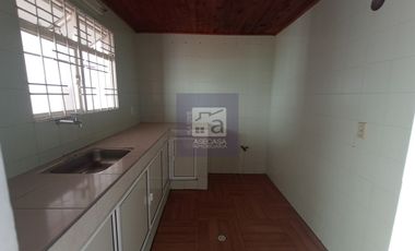 COD. 11061 - SE ARRIENDA CASA - BARRIO: EL PORTAL