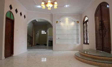 Rumah SHM Tanah Luas 16 Menit ke RS Permata Depok Bebas Banjir J-49514
